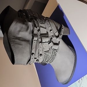 Not Rated grey heeled boots size 7.5